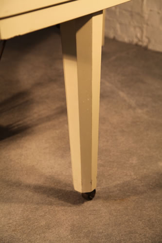 Steinway octagonal facetted legs 