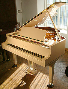 Halle & Voight Grand Piano