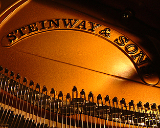 Steinway Model M Grand Piano for sale.