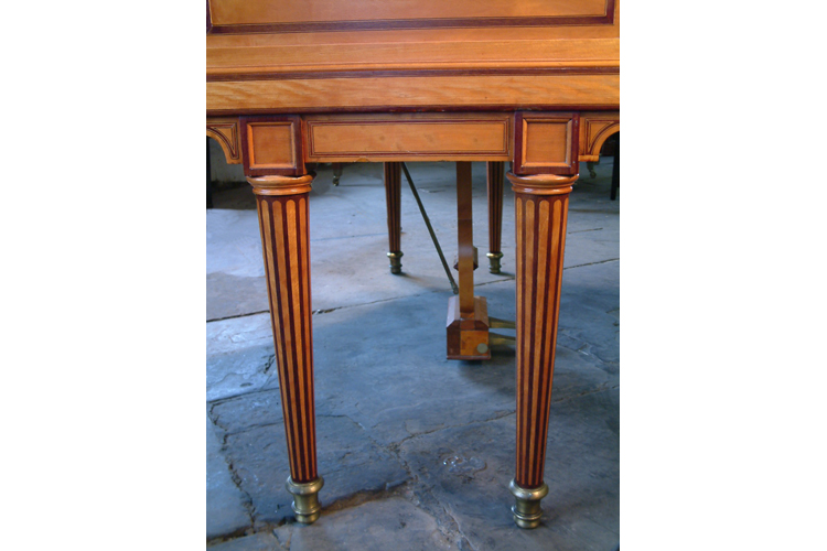 Broadwood fluted, tapered piano legs 