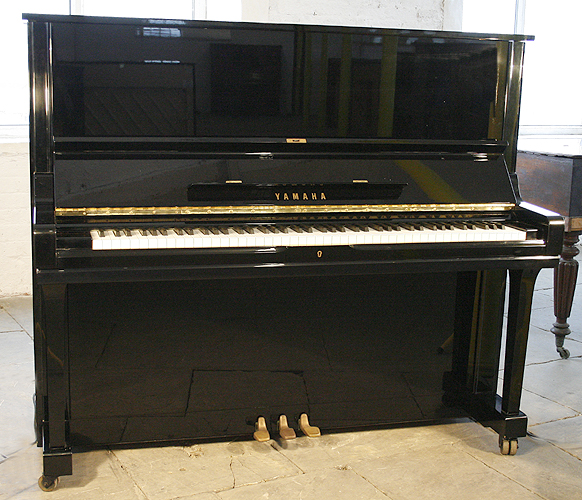 Yamaha U3 upright Piano for sale.