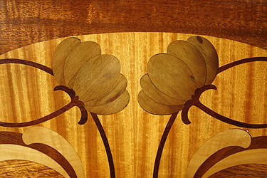 贝西斯坦 型号 C 三角钢琴，桃花心木外壳配以法国新艺术派主题的镶嵌