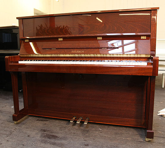 福里希（Feurich）型号 122 立式钢琴（全新），高亮胡桃木外壳，黄铜配饰