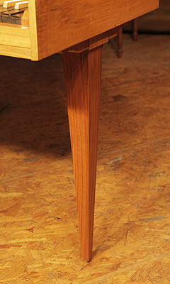 Sperrhake Passau harpsichord  leg