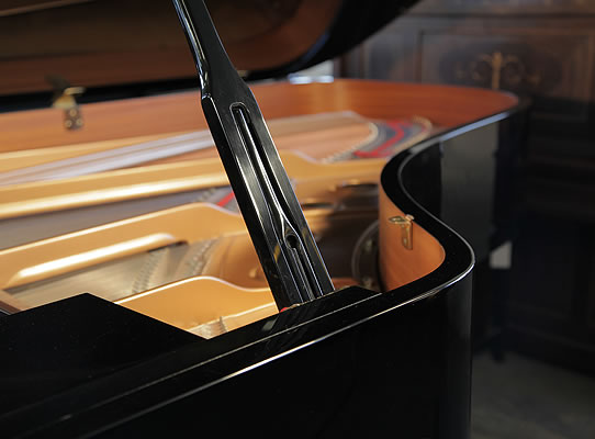 Yamaha C7 Grand Piano for sale.