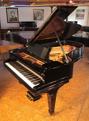 An 1904, Steinway & Sons Model B Grand Piano For Sale with a Black Case 