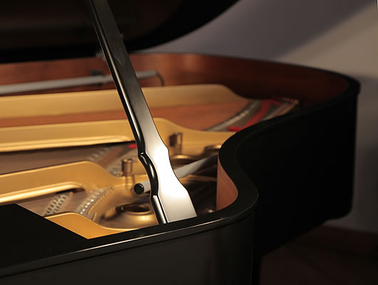 Secondhand, Steinway  Model L  Grand Piano for sale. We are looking for Steinway pianos any age or condition.