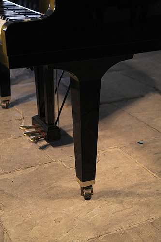Yamaha piano leg