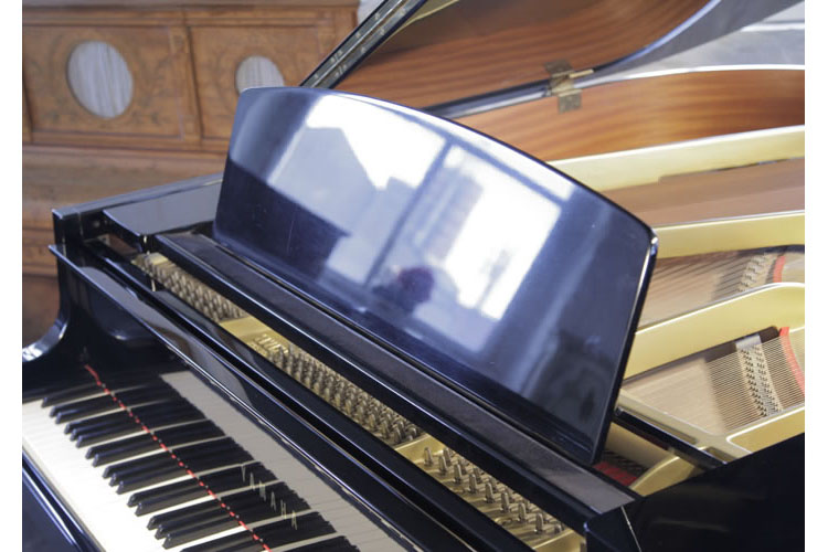 Reconditioned, 1994, Yamaha GH1 baby grand piano for sale with a black ...