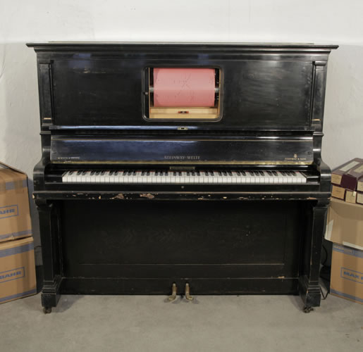 施坦威（Steinway）卷軸古董鋼琴，產於1922年，黑色外殼，鋼琴有70個卷軸，鋼琴有88個琴鍵和2個踏板 