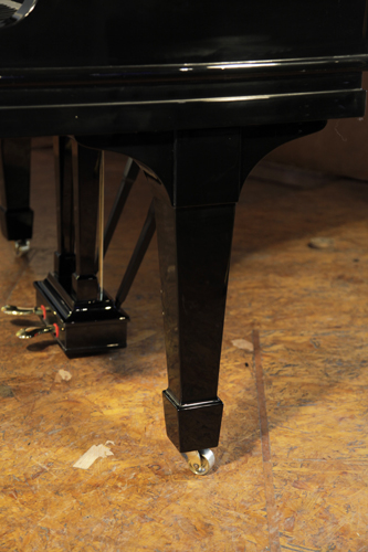 Steinway  Model O  spade piano  leg. We are looking for Steinway pianos any age or condition.