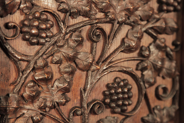 Gebruder Knake carved front panel detail.
