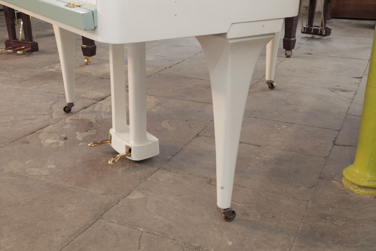 Rippen tapered piano leg