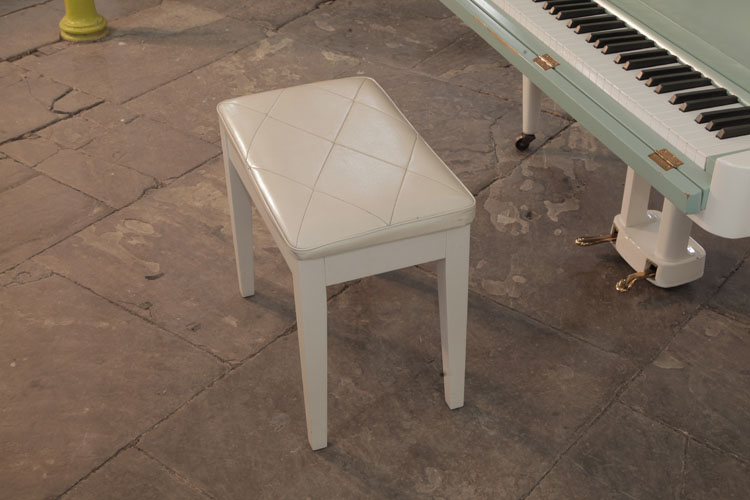 Rippen matching piano stool