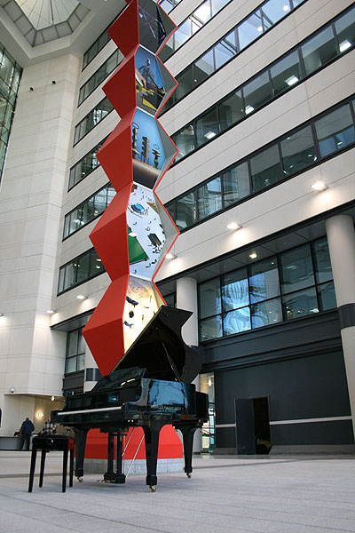 Hello Friends Sculpture by Bryan and Laura Davis Unveiling at Bridgewater Place Leeds