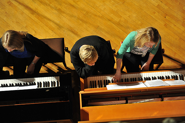 Huddersfield Contemporary Music Festival. Kristoffer Zegers Piano Phasing (UK Premiere) 