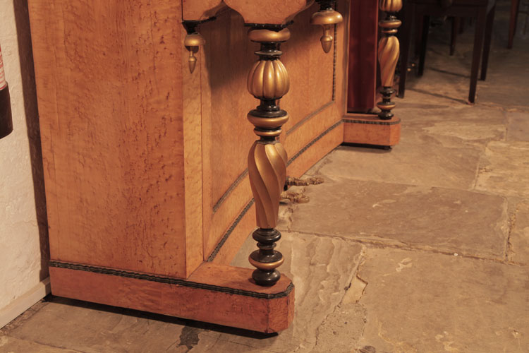 Chappell twisted baluster leg in contrasting gilt and black