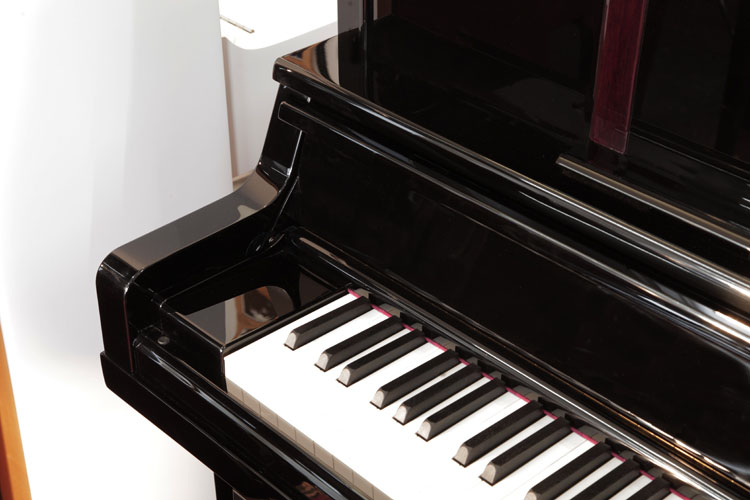 Yamaha YUS5 SH2 piano cheek.
