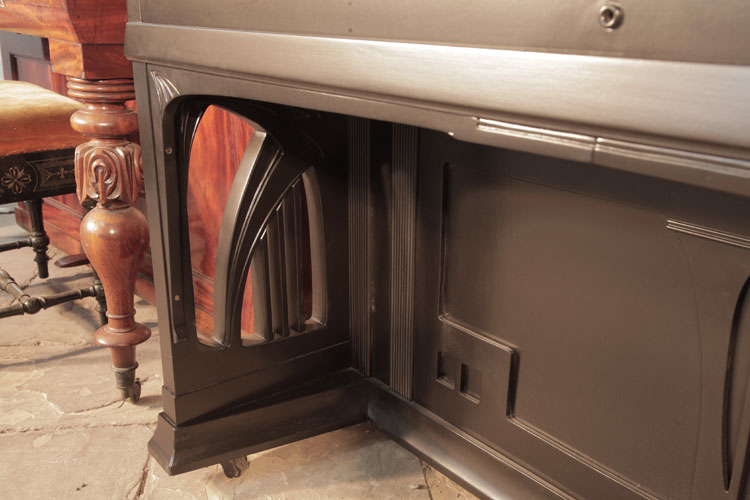 The cut-out legs feature a streamlined curve supported by three uprights