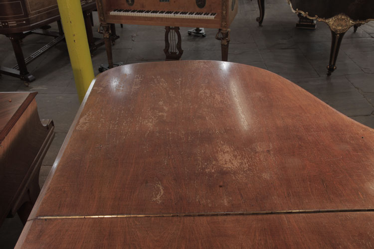 Top lid would benefit from a repolish